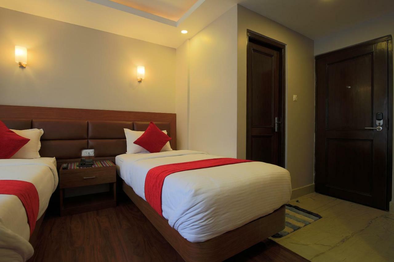 Oyo 453 Hotel Gurkha Heritage カトマンズ エクステリア 写真