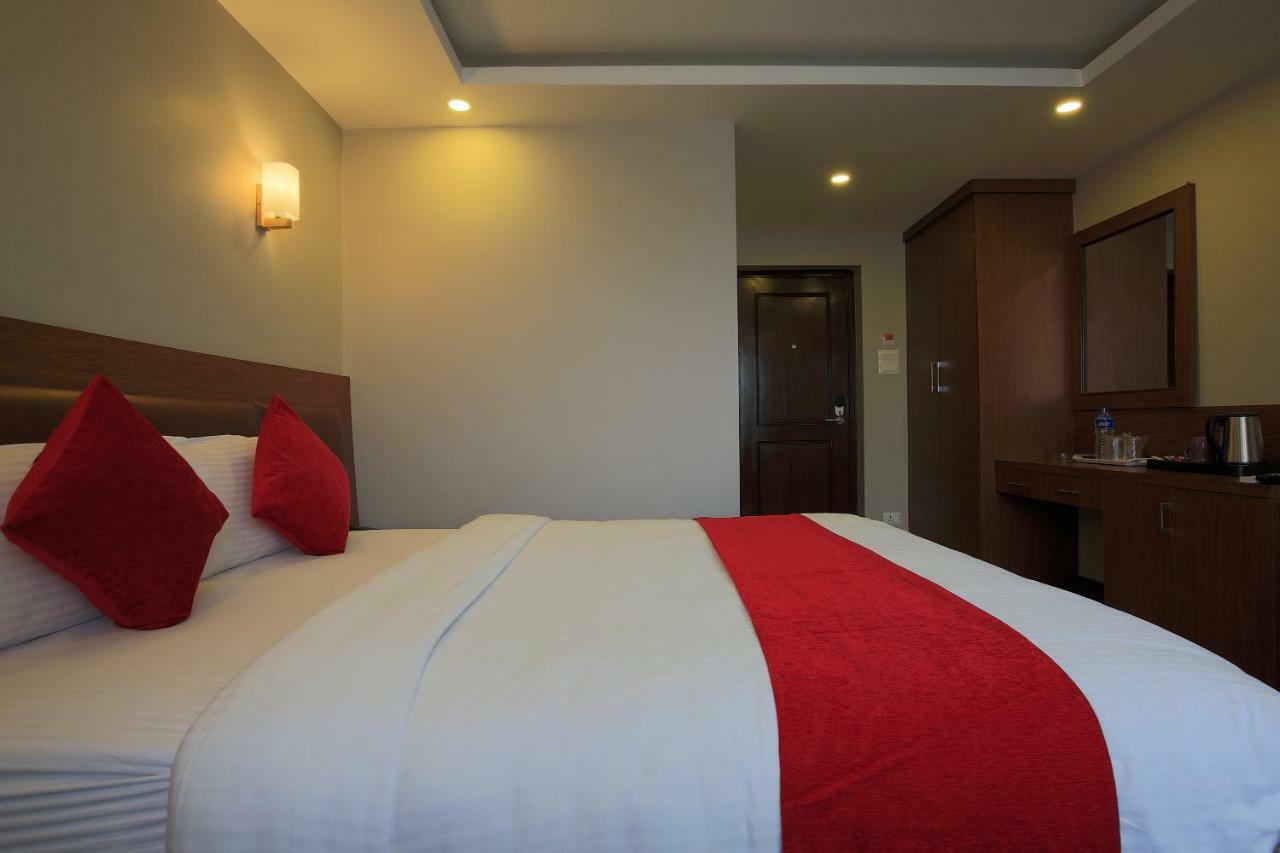 Oyo 453 Hotel Gurkha Heritage カトマンズ エクステリア 写真