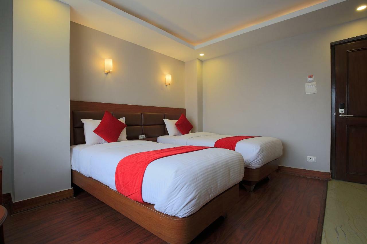 Oyo 453 Hotel Gurkha Heritage カトマンズ エクステリア 写真