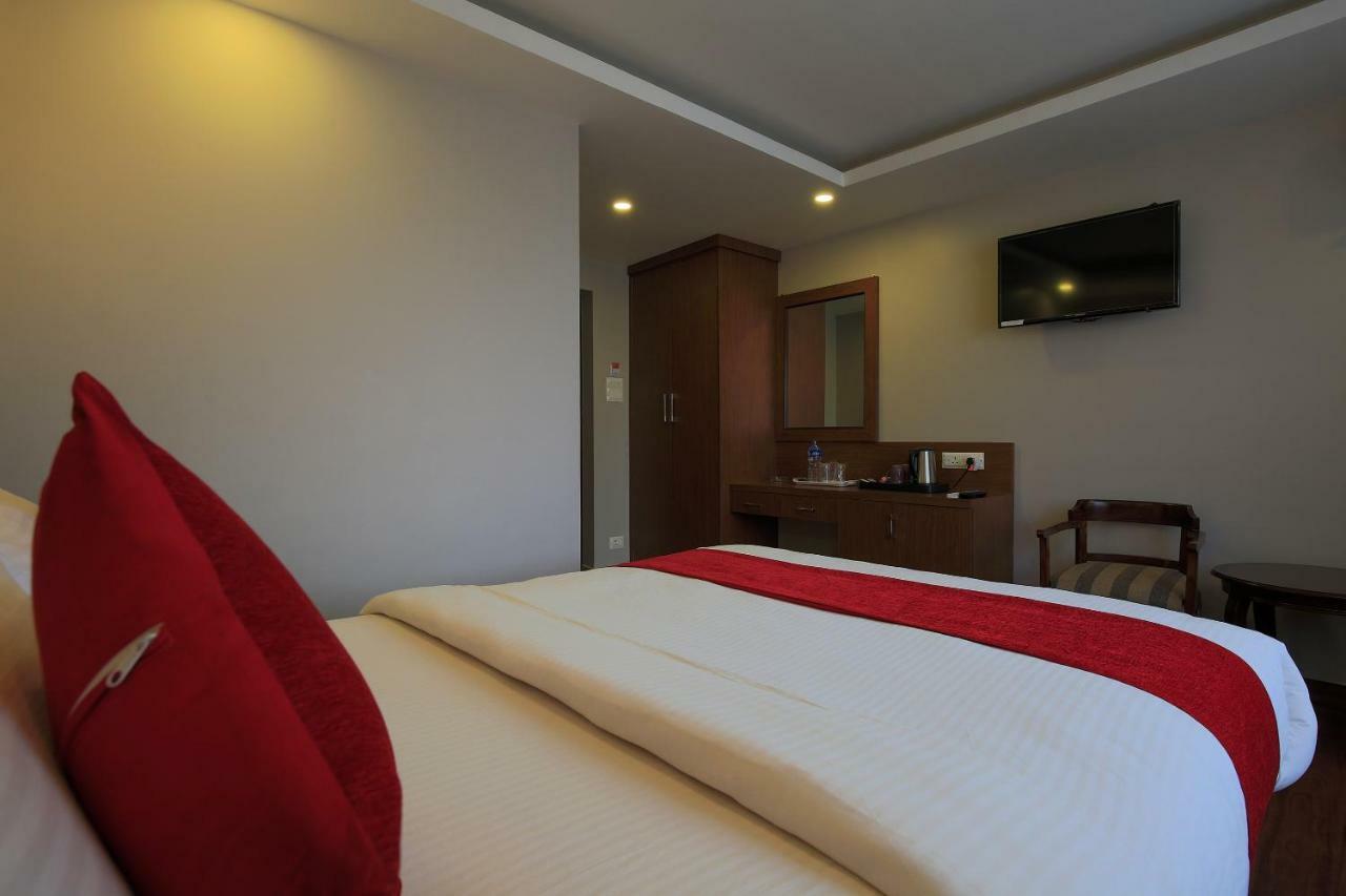 Oyo 453 Hotel Gurkha Heritage カトマンズ エクステリア 写真